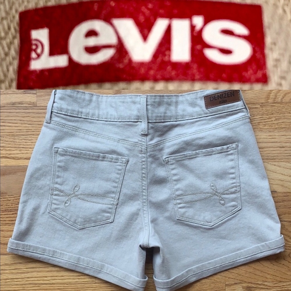 Denizen Levi’s shorts - Light Tan Color